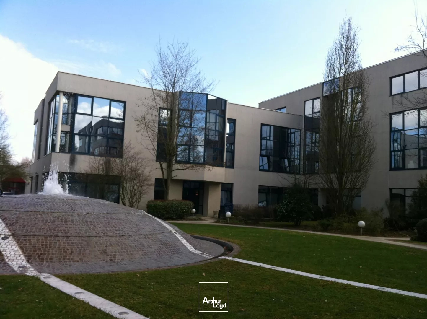 A louer bureaux rénovés et climatisés au sein d'un programme qualitatif 