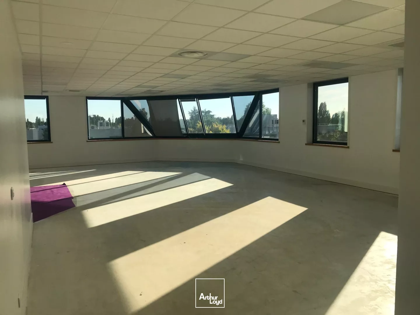 A louer bureaux rénovés et climatisés au sein d'un programme qualitatif 