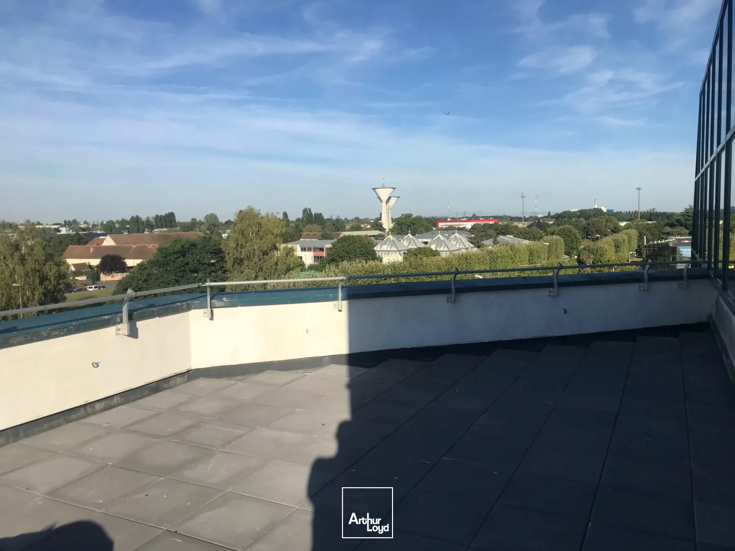 A louer bureaux rénovés et climatisés au sein d'un programme qualitatif 