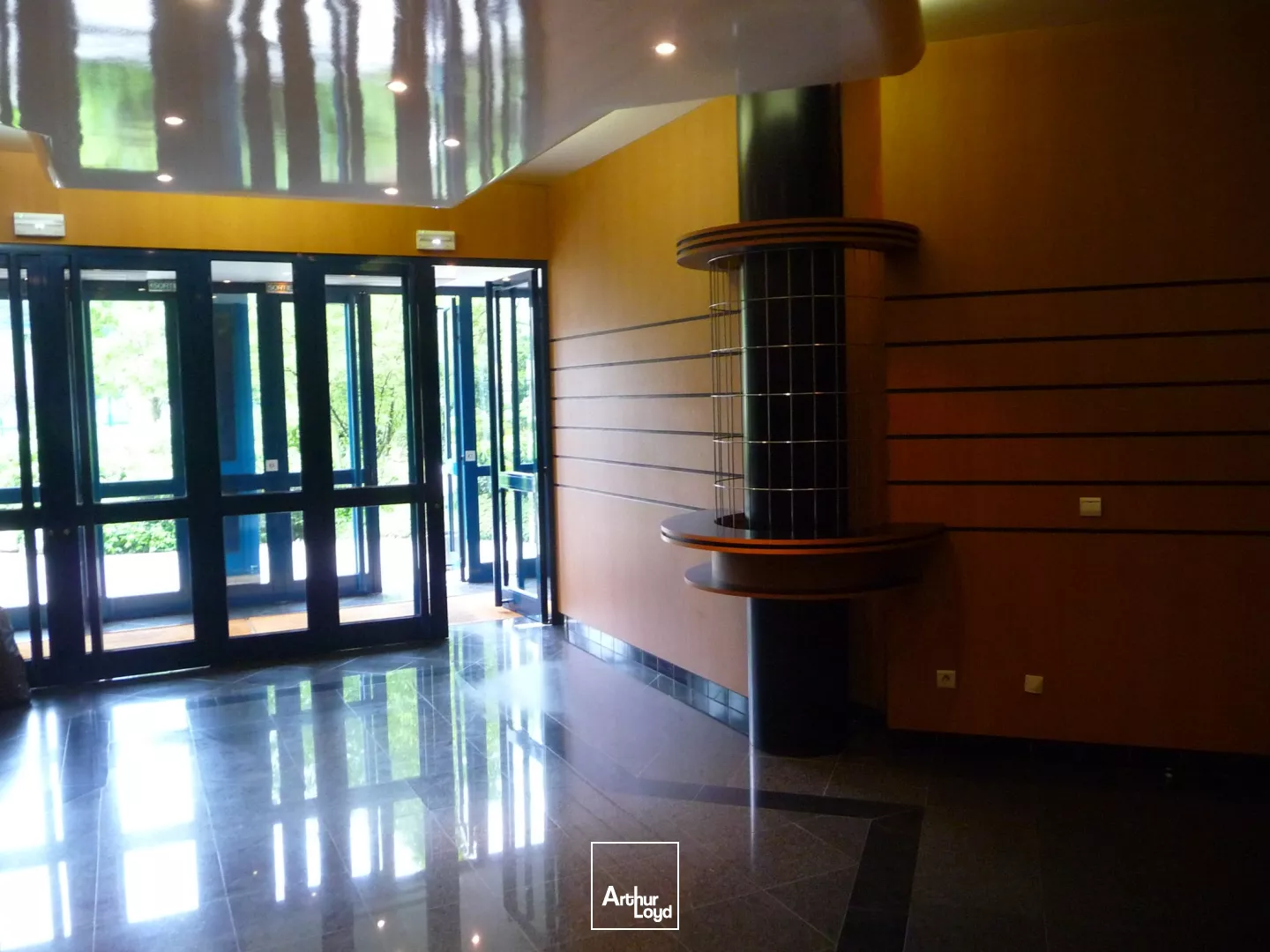 A louer bureaux rénovés et climatisés au sein d'un programme qualitatif 