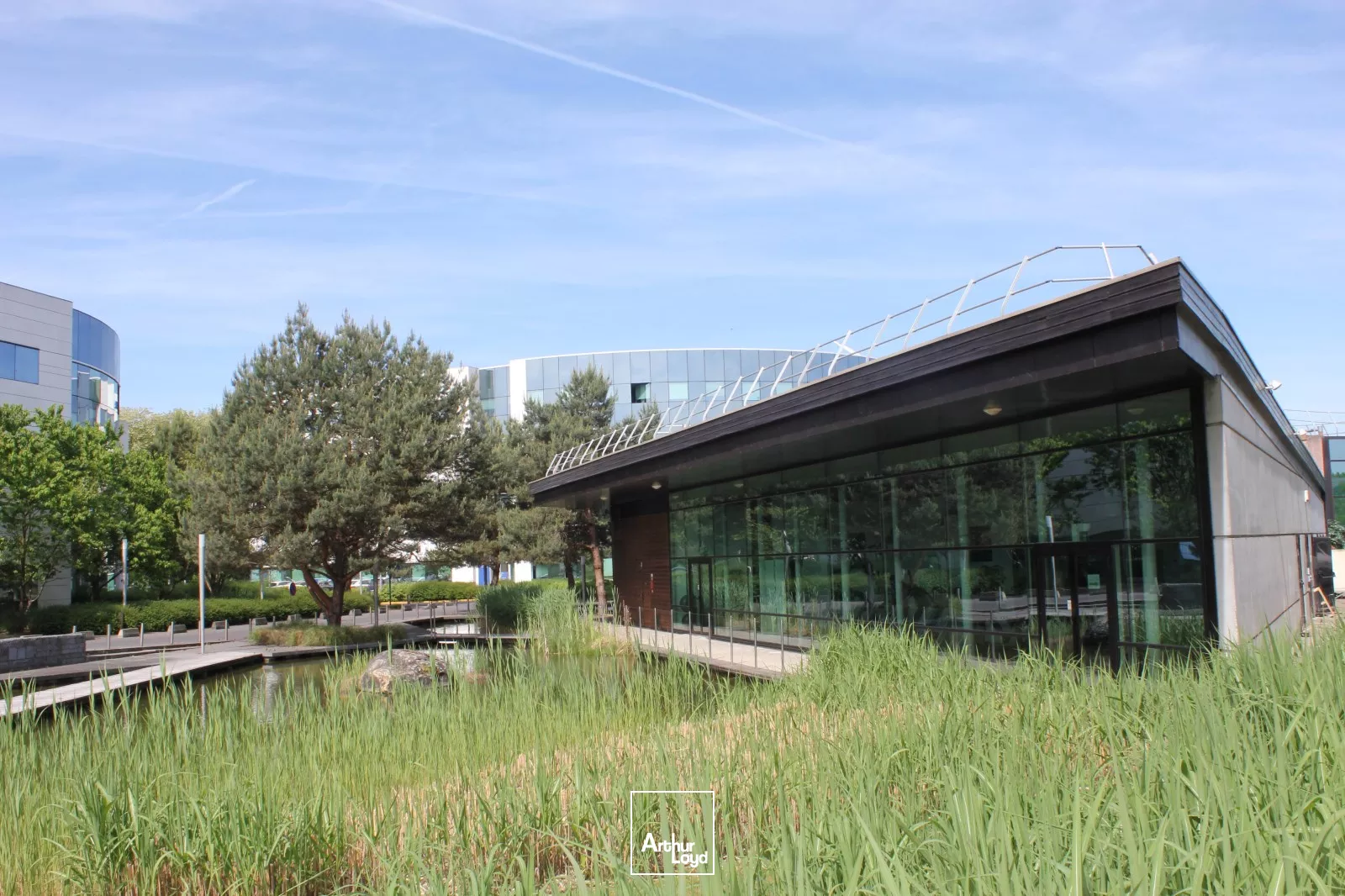 UN DES PLUS BEAUX IMMEUBLES DU PARC