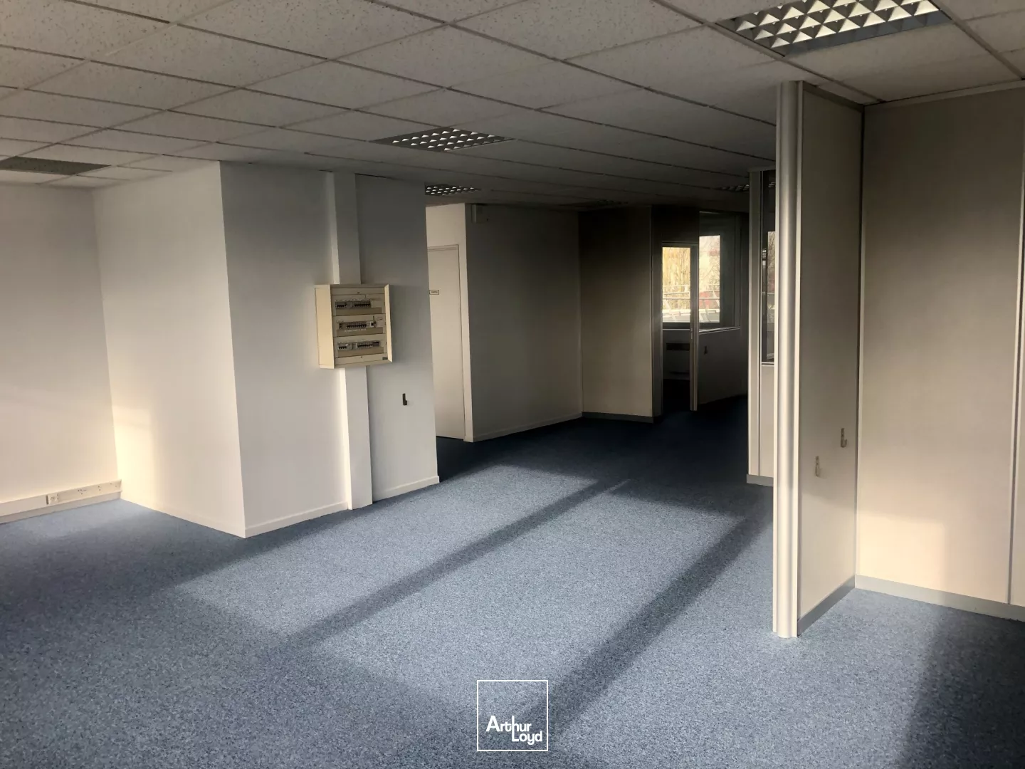 A louer bureaux à partir de 306 m² divisibles à partir de 117 m² - Mitry Mory, A1, Francilienne, RER B