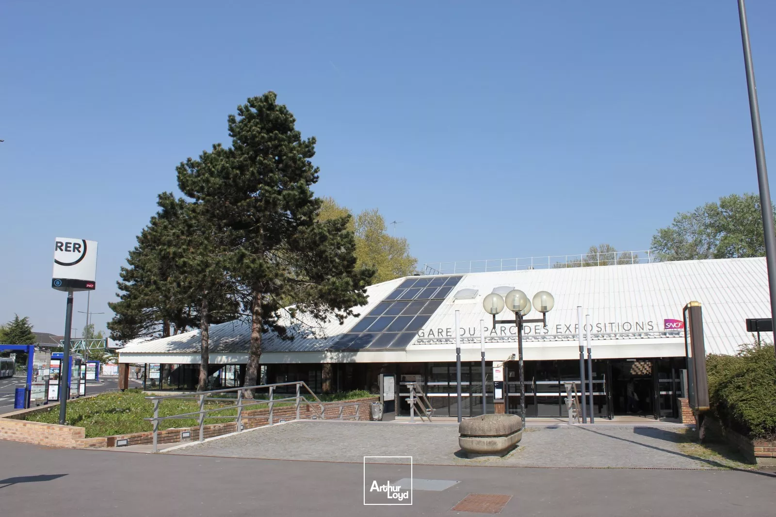 Locaux d'activité rénovés à louer - 212 m² & 394 m² - Paris Nord 2 Roissy CDG