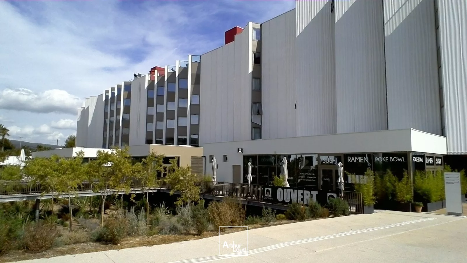Bureaux neufs ERP à louer avec terrasse - LE SPOT - Entrée centre-ville et proche autoroute - LA CIOTAT
