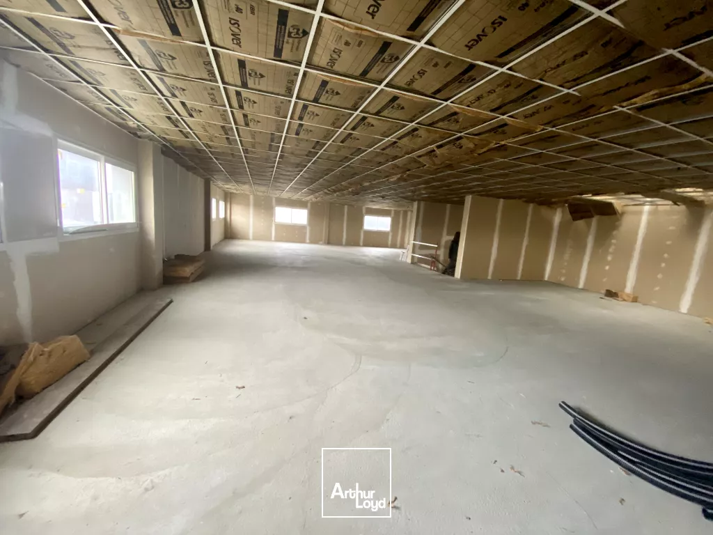Bureaux Locaux d'activité ESTILLAC 417 m2