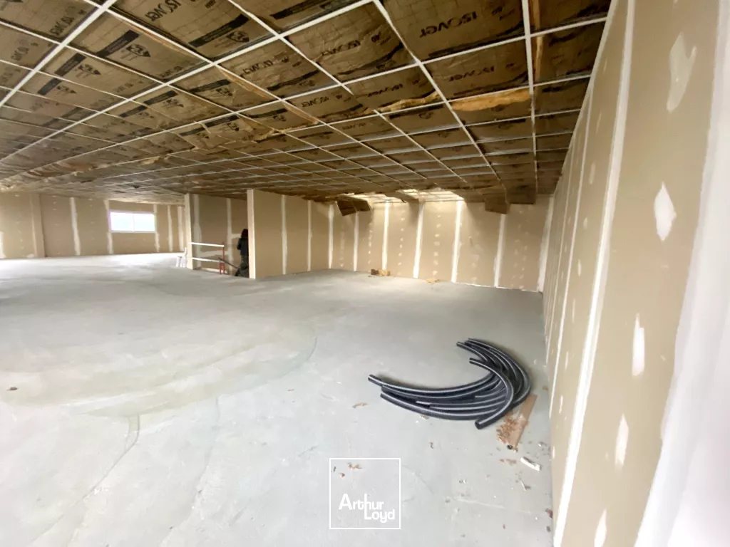 Bureaux Locaux d'activité ESTILLAC 417 m2