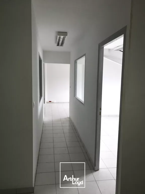 BUREAUX 135 M2 LE LAMENTIN