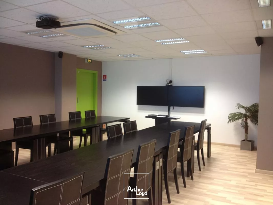 A louer Bureaux 175 m2