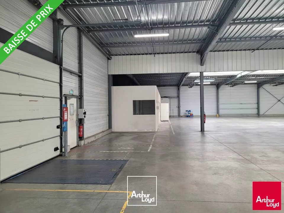 LOCATION BATIMENT 2700m² // 3 quais LE MANS SUD