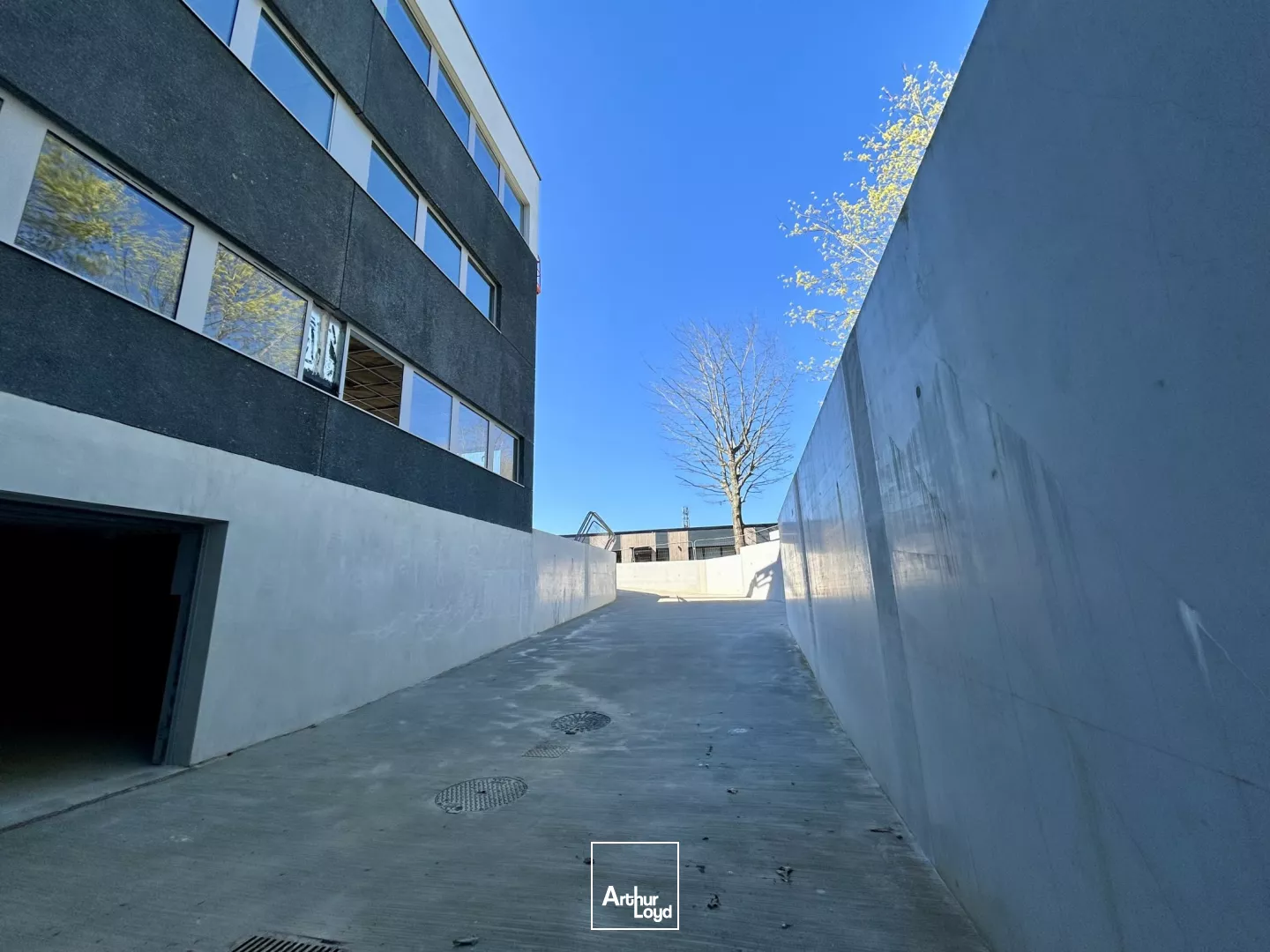 Bureaux à vendre à MONT SAINT AIGNAN 76130