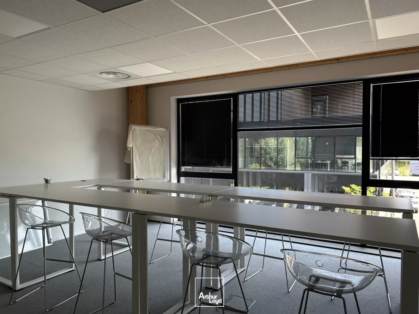 Bureaux à louer à Villeneuve-d'Ascq - Bâtiment indépendant avec parkings et terrasses