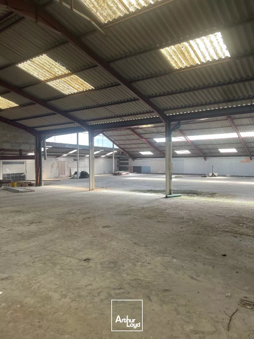 Entrepôt 1 200 m² SAINT JUNIEN A VENDRE