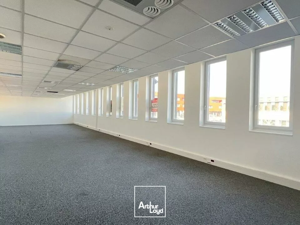 BUREAUX A LA LOCATION AU PARC VALMY