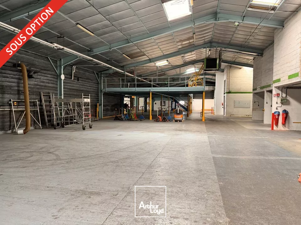 A vendre : Bâtiment d'activités 6 620 m² Terrain 16 852 m² - Amboise / La Boitardière