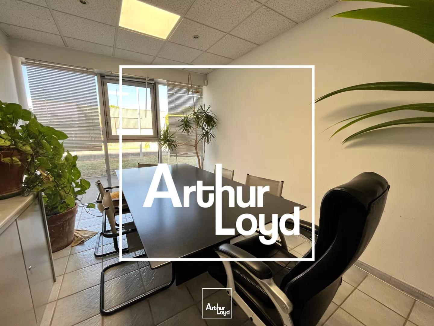 Exclusivité Arthur Loyd - Bureaux et Entrepôt 600 m² à louer : Zone Euro 2000 Caissargues.