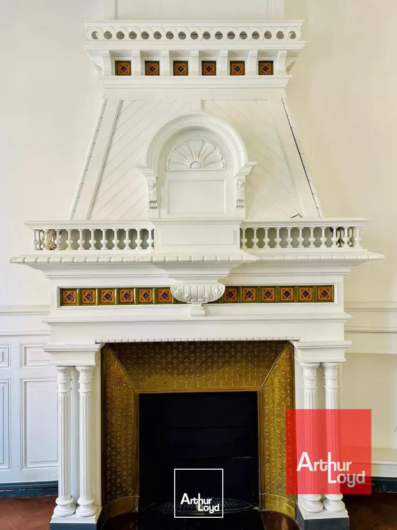 BUREAUX A LA VENTE - IMMEUBLE DE STYLE HAUSSMANNIEN