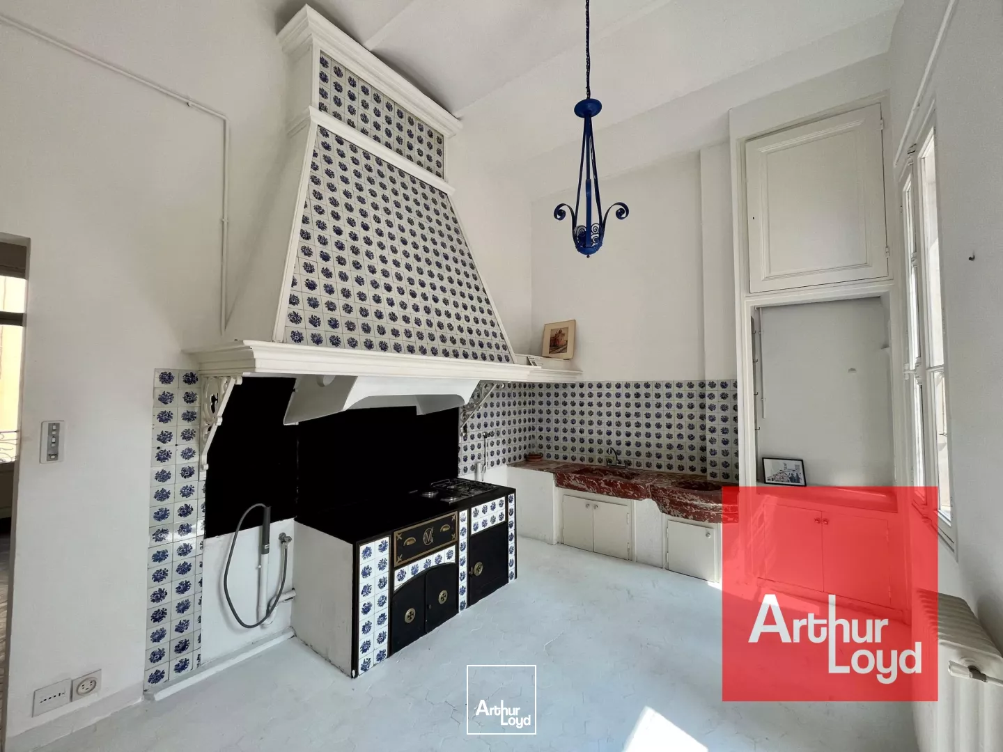 BUREAUX A LA VENTE - IMMEUBLE DE STYLE HAUSSMANNIEN