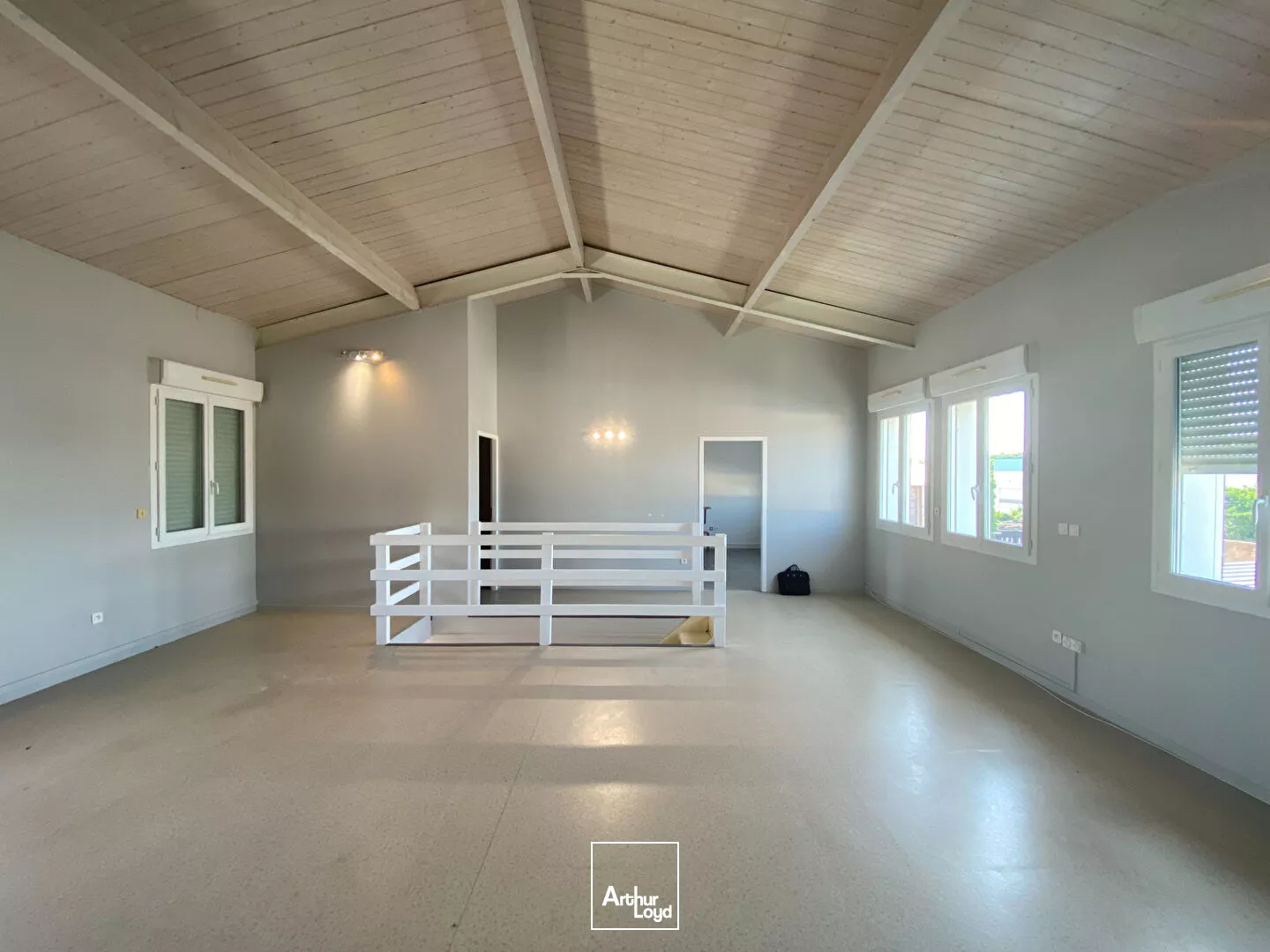 A LOUER Local d'activité ZAC Aytre 234 m2 environ