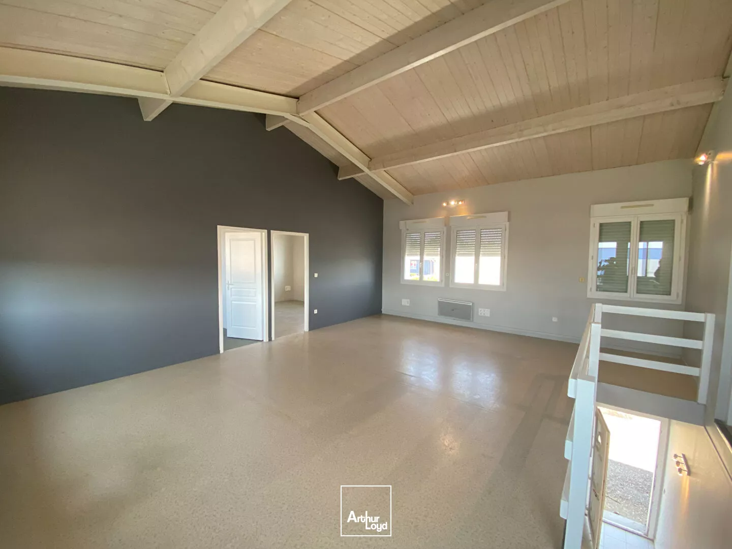 A LOUER Local d'activité ZAC Aytre 234 m2 environ