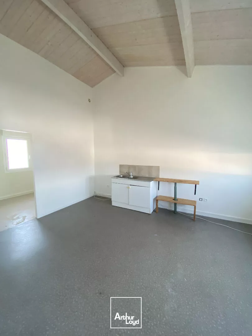 A LOUER Local d'activité ZAC Aytre 234 m2 environ