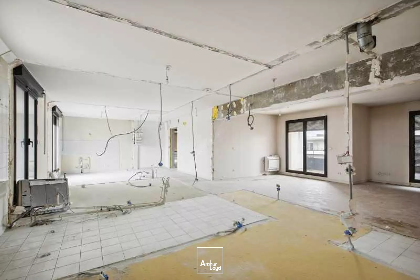 Immeuble mixte bureaux / logement à restructurer