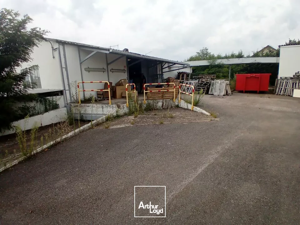 A 15 min de Chalon, 3 170 m² de bâtiment