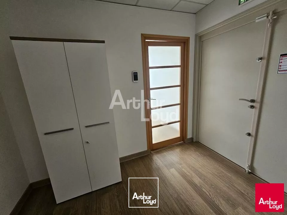 Angers Lac de Maine bureau individuel de 15 m² à louer, tout compris 