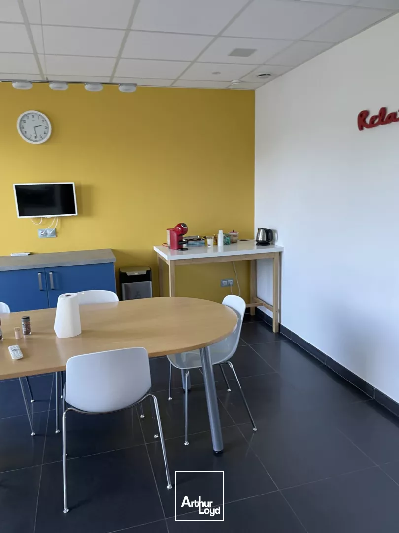 A VENDRE LOCAL D'ACTIVITE / BUREAUX - 457 M2 - CREIL PARC ALATA