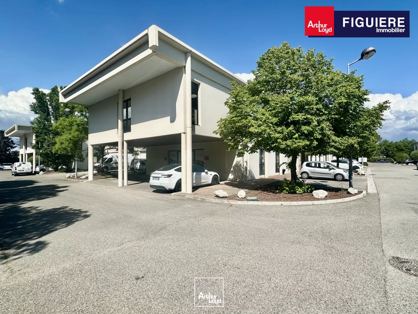 En EXCLUSIVITE - Local mixte de plain pied à LOUER ou à VENDRE sur ACTIMART à AIX EN PROVENCE