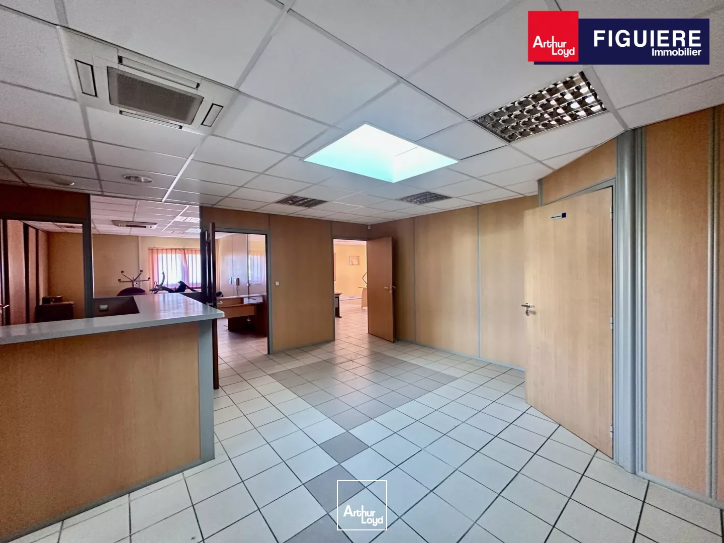 Bâtiment indépendant mixte à LOUER sur SEPTEMES LES VALLONS