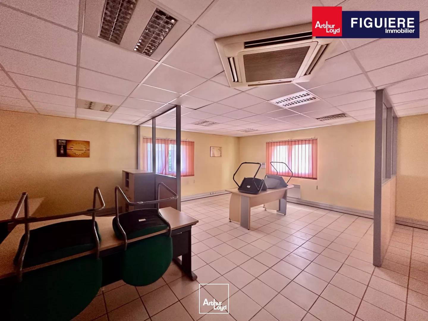 Bâtiment indépendant mixte à LOUER sur SEPTEMES LES VALLONS