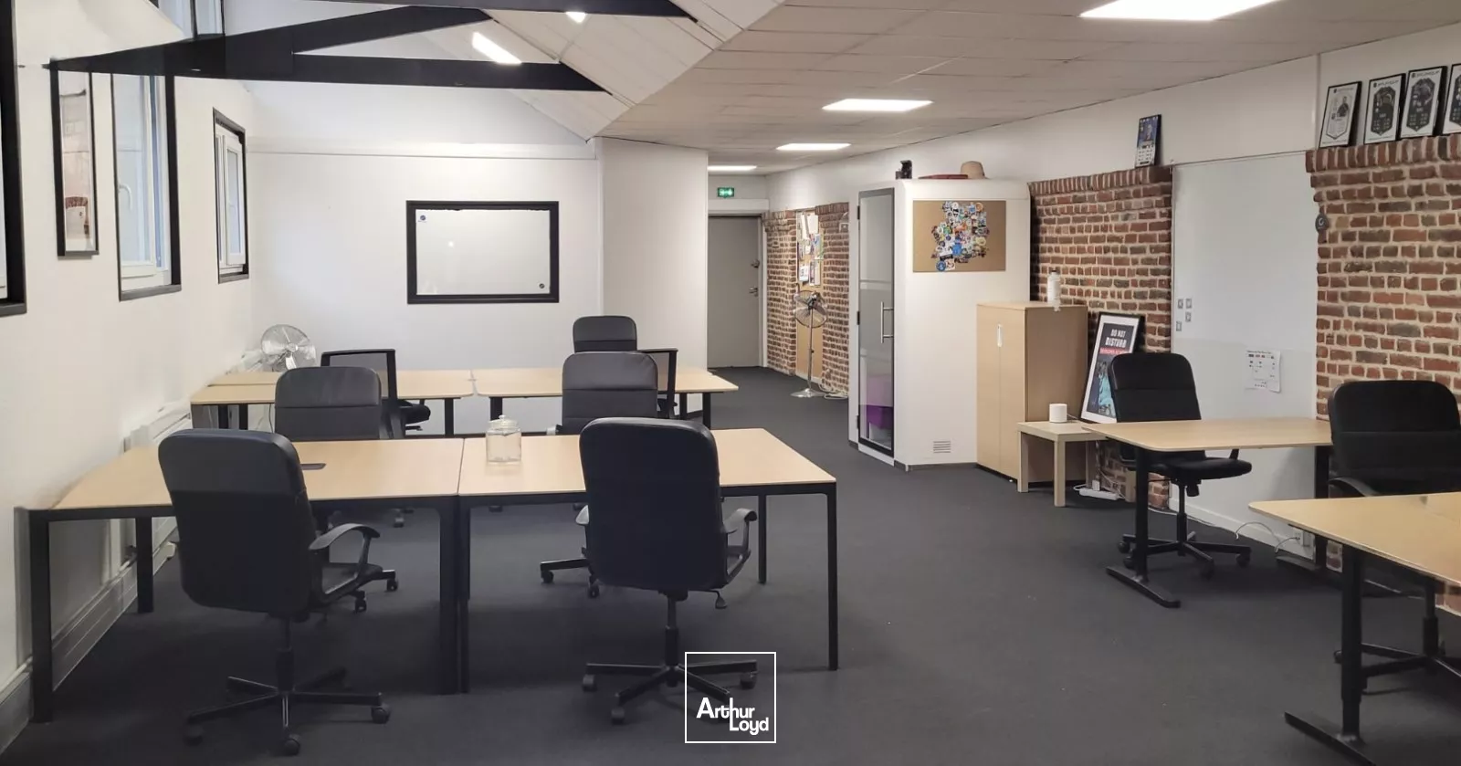 Bureaux à louer 105 m² - Parc de la Plaine Villeneuve d'Ascq, proche axes autoroutiers et transports en commun