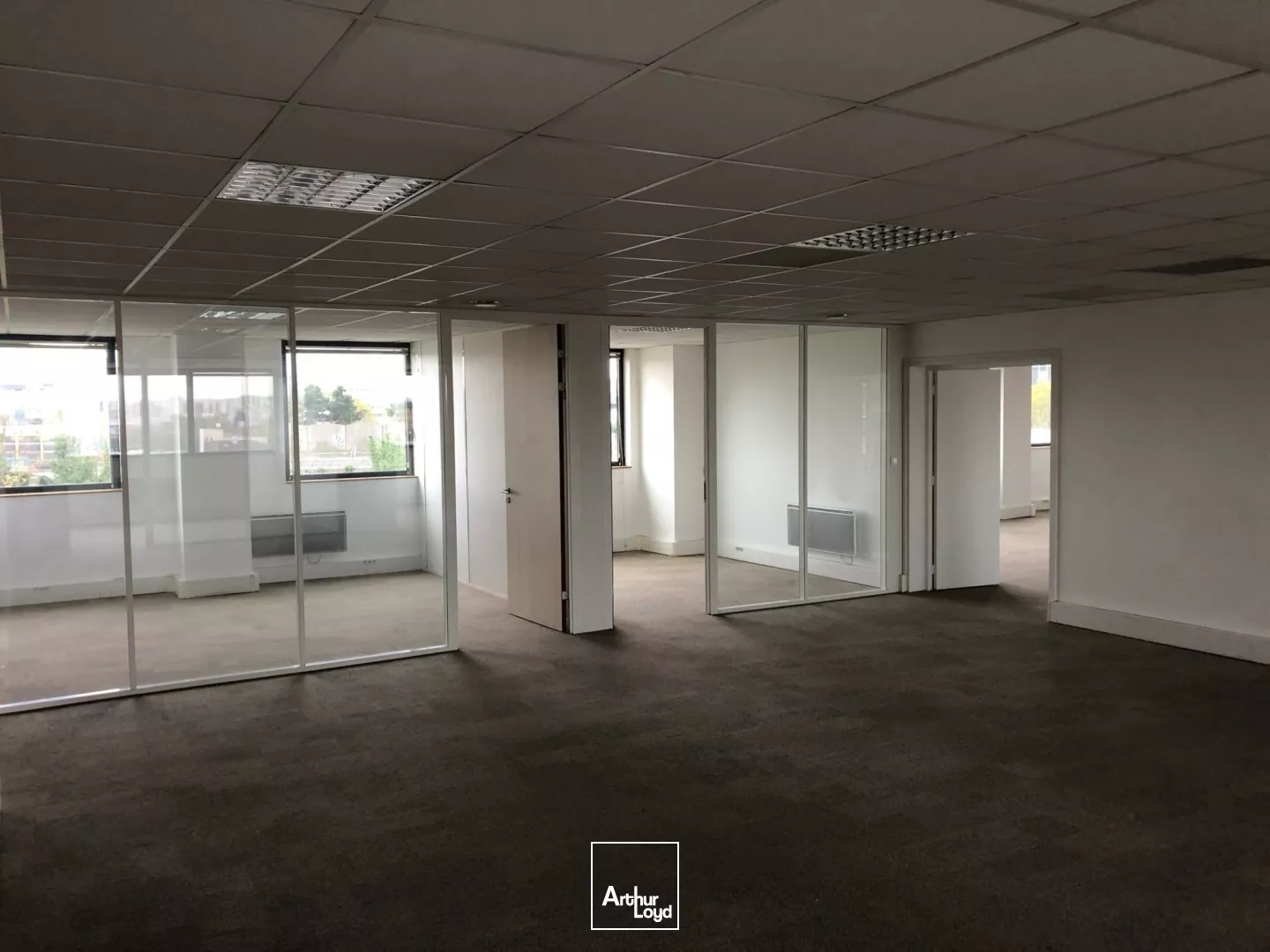 Saint-Denis (93) - INNOVESPACE : des locaux d'activité ultra-connectés : 693 m² modulables, accès direct A86, Carrefour Pleyel & quais de Seine