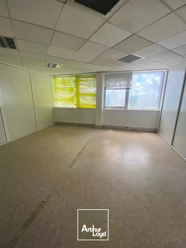 Bureaux 162 m2 ( FDF - Valmenière )