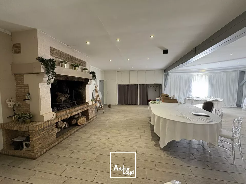 A VENDRE - FONDS DE COMMERCE TRAITEUR/ÉVENEMENTIEL 506 m2 