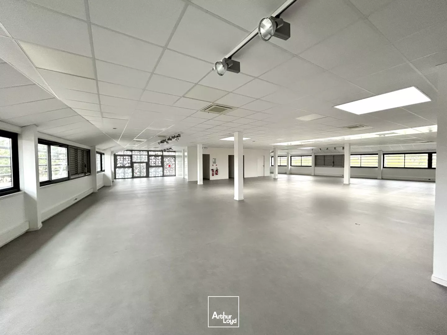 900 m² de bureaux à louer au pied du tram A à Mérignac Chemin Long