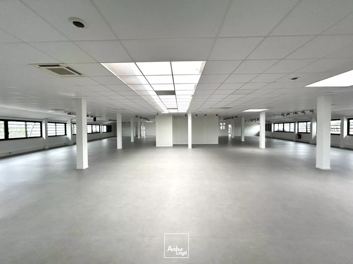 900 m² de bureaux à louer au pied du tram A à Mérignac Chemin Long