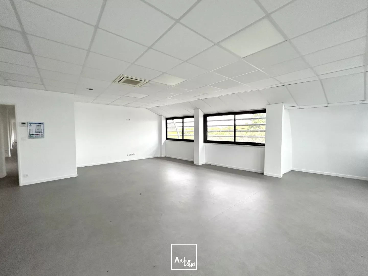 900 m² de bureaux à louer au pied du tram A à Mérignac Chemin Long