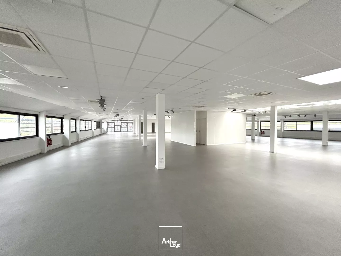 900 m² de bureaux à louer au pied du tram A à Mérignac Chemin Long