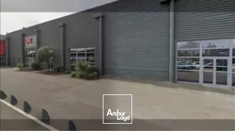 A LOUER Local commercial Saint-Laurent-du-Maroni 600 m2