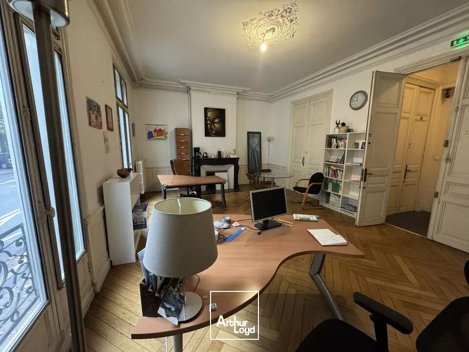 TOURS CENTRE - HEURTELOUP - GARE A10 - A LOUER BUREAU 35 M² - POSSIBILITE 1 PARKING