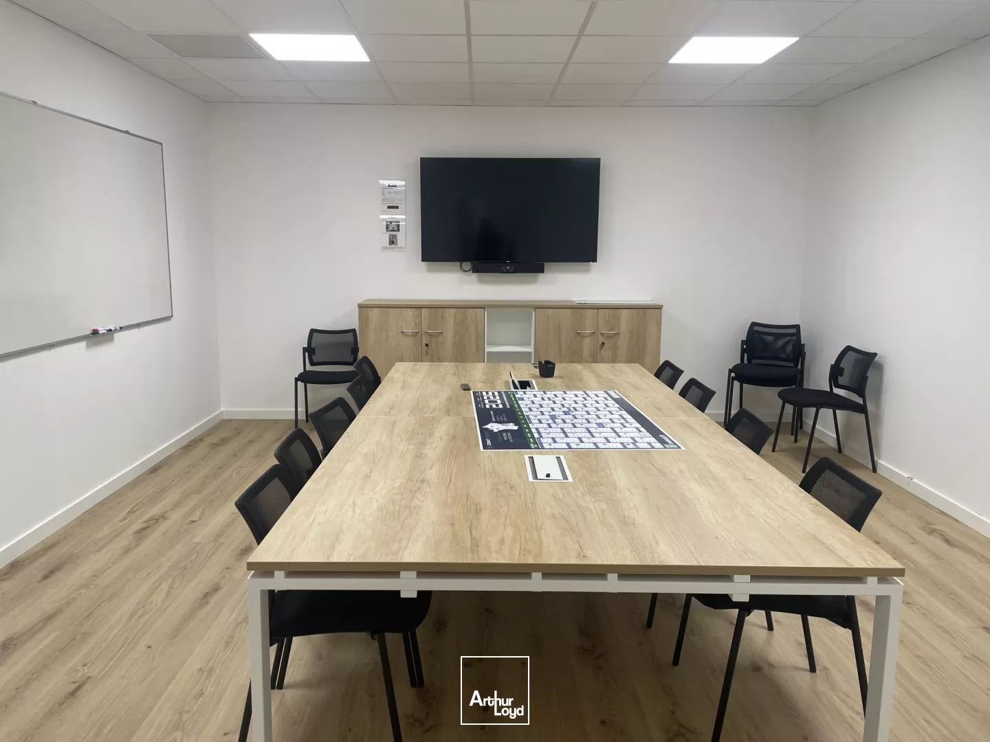 BUREAUX A LOUER VARCES AVEC TERRASSE BELLE VISIBILITE