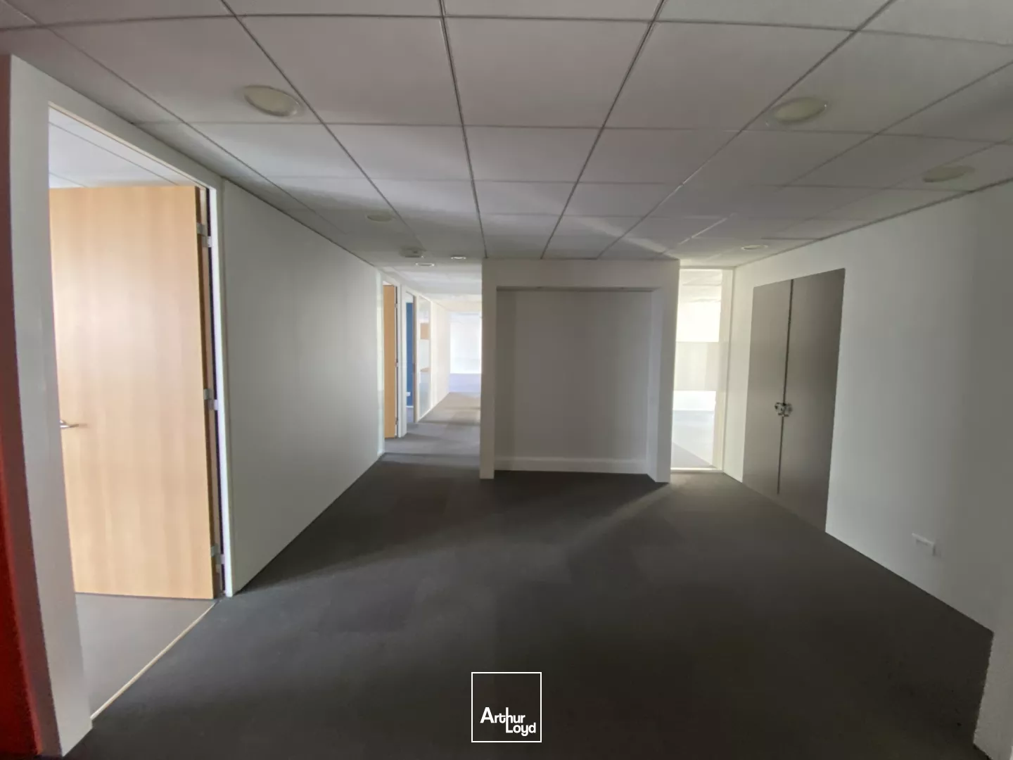 2 BUREAUX A LOUER DE 334 M² - SECTEUR PALAIS DE JUSTICE A GRENOBLE 