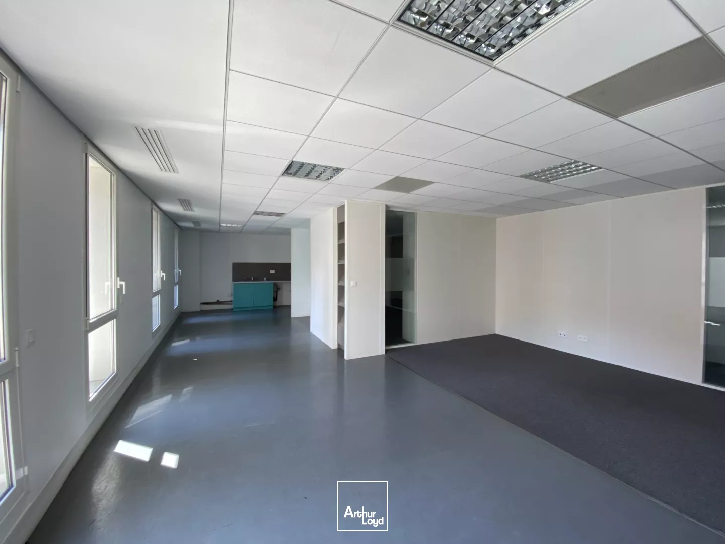 2 BUREAUX A LOUER DE 334 M² - SECTEUR PALAIS DE JUSTICE A GRENOBLE 
