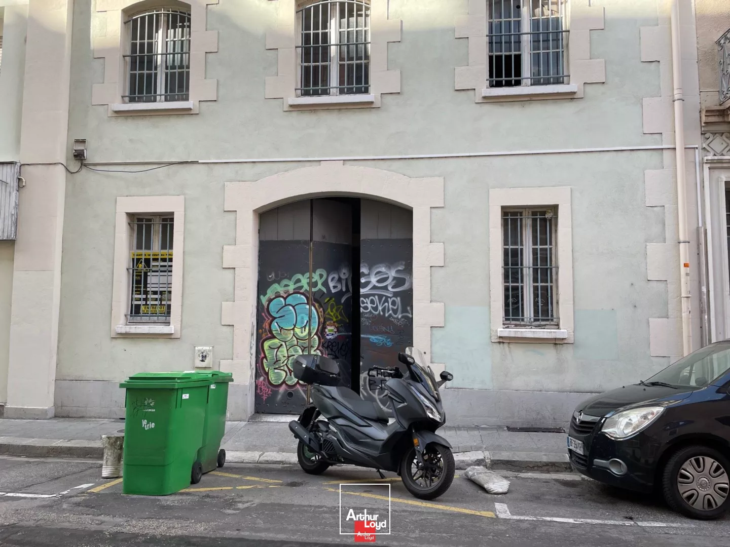 LOCAL STOCKAGE PETITE LOGISTIQUE CENTRE VILLE GRENOBLE