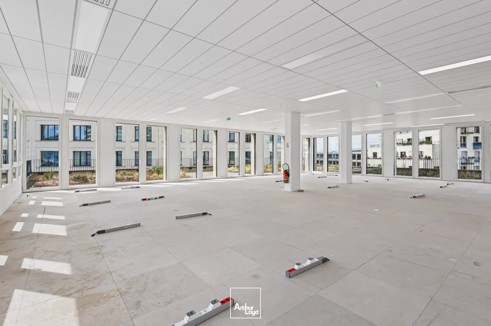 Immeuble neuf TRIBU - Bureaux à louer - Paris 19 - RER E - Tram