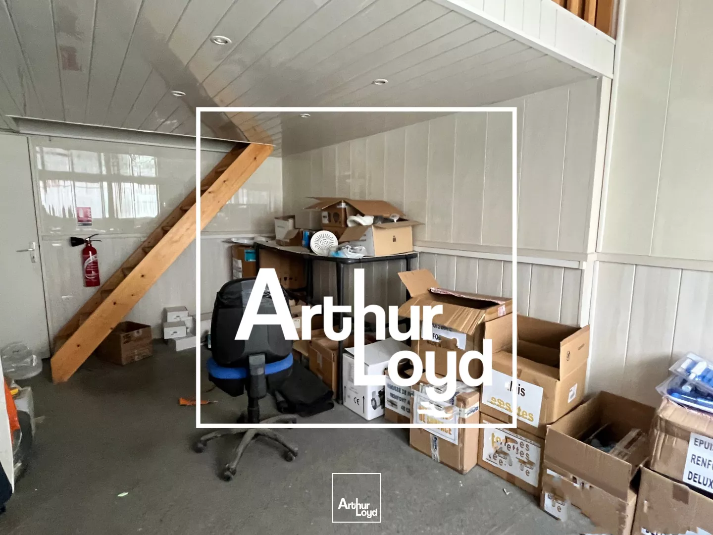 Local d'activités polyvalent à Nîmes Ouest- A louer - 260 m2