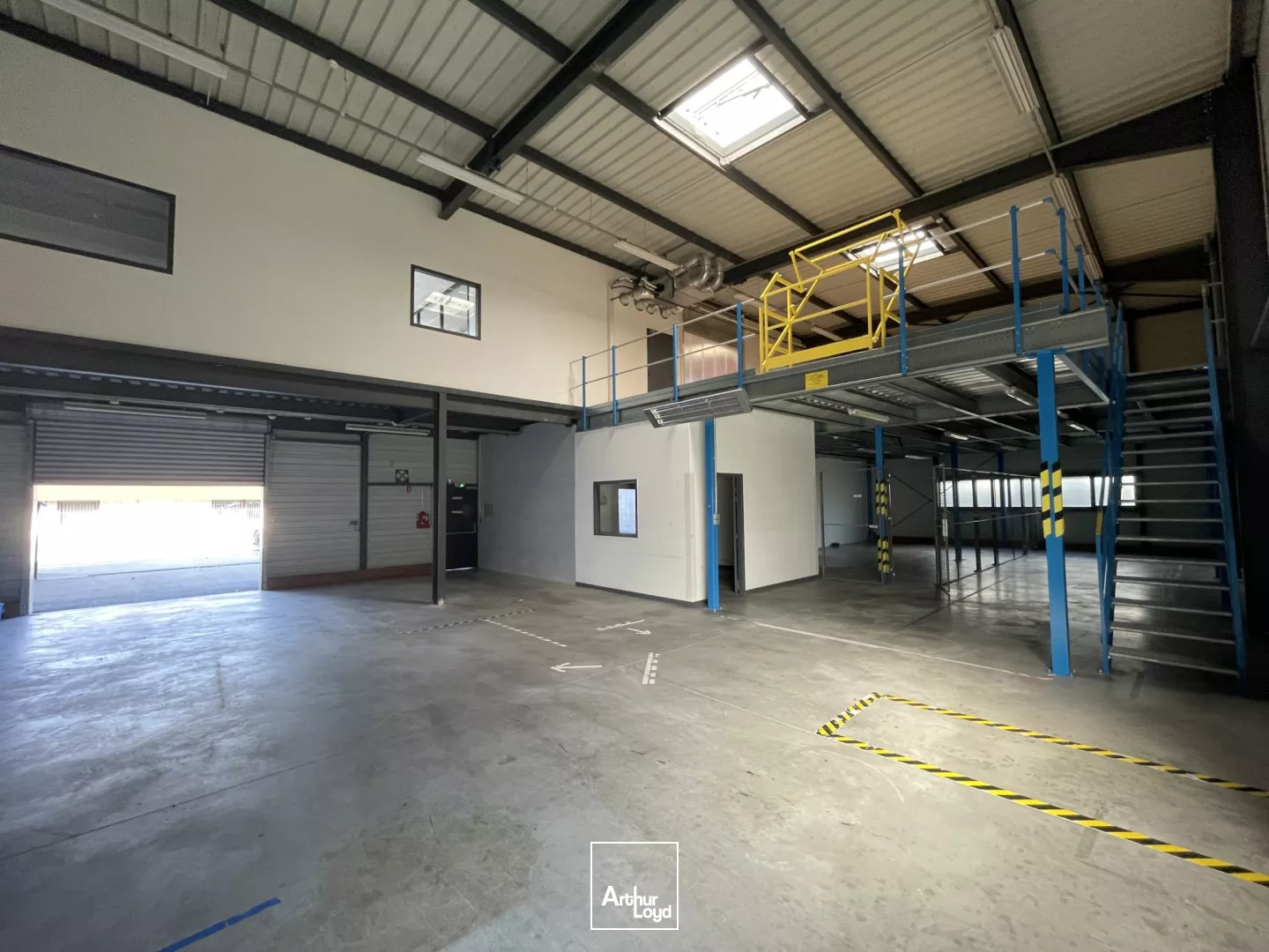 local d'activité belle image 440 m² - location