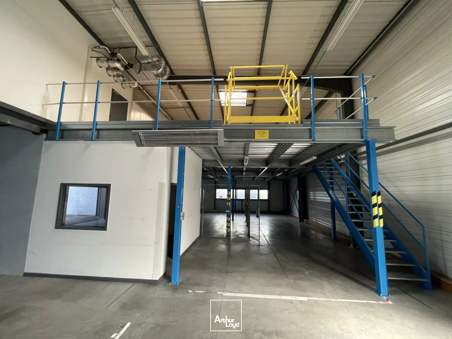 local d'activité belle image 440 m² - location