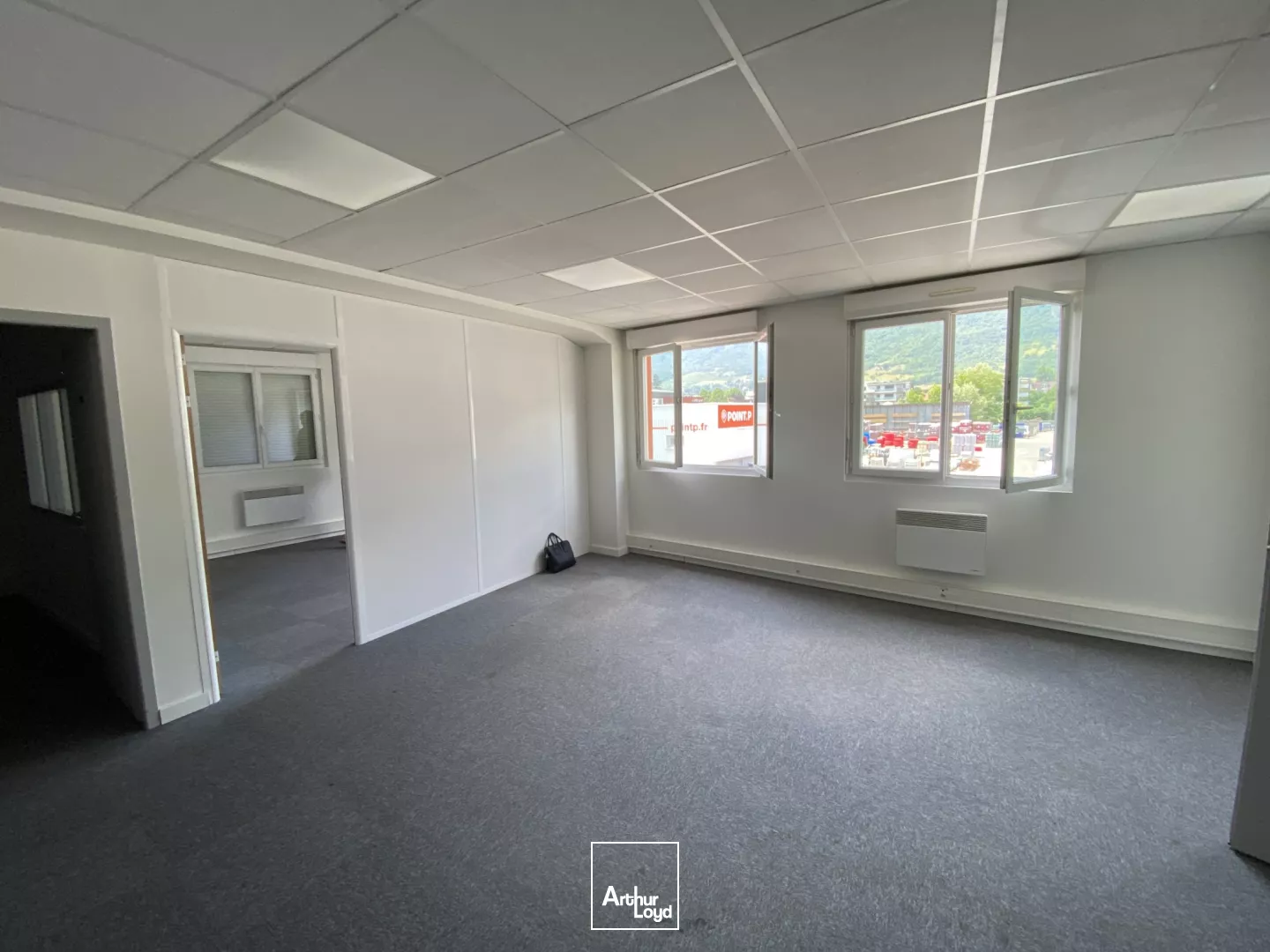 BUREAUX A LOUER - CROLLES 